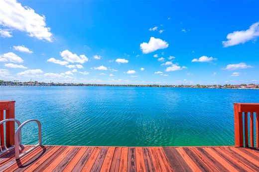 Villa in Miami, Miami-Dade