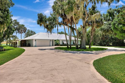 Villa in Okeechobee, Okeechobee County