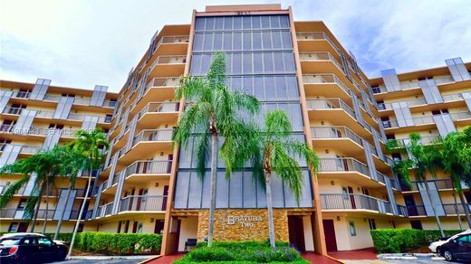 Residential complexes in Aventura, Miami-Dade