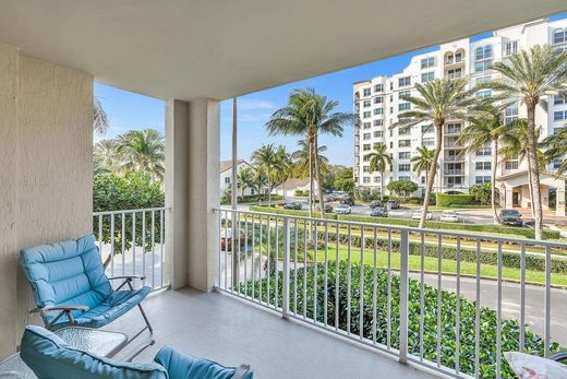 Residential complexes in Highland Beach, Palm Beach
