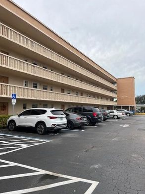 Cooper City, Broward Countyのアパートメント・コンプレックス