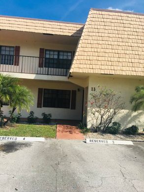Residential complexes in Greenacres City, Palm Beach