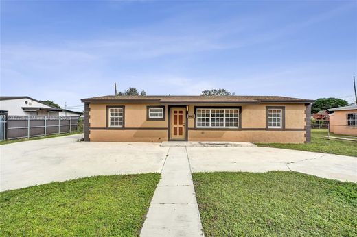 빌라 / Miami Gardens, Miami-Dade County