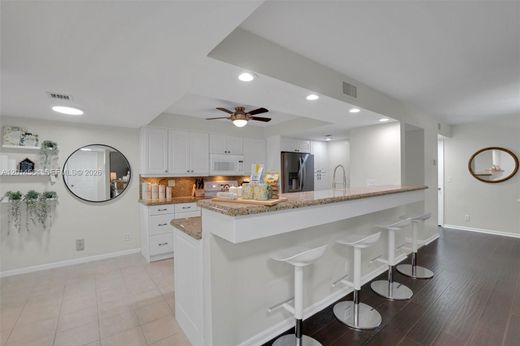 Residential complexes in Delray Beach, Palm Beach