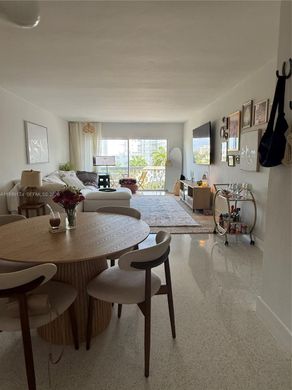 Жилой комплекс, Bay Harbor Islands, Miami-Dade County