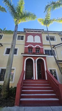 Residential complexes in Boynton Beach, Palm Beach