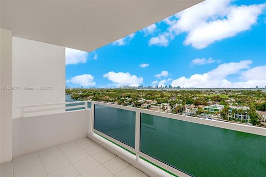 Miami Beach, Miami-Dade Countyのアパートメント・コンプレックス