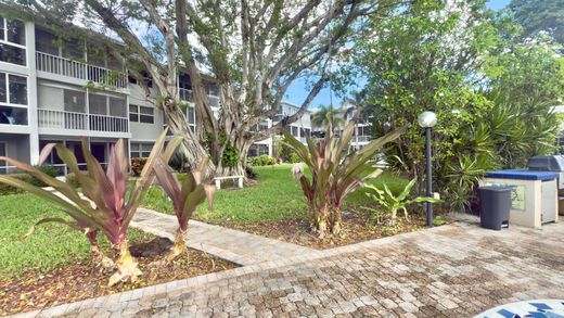 Residential complexes in Fort Lauderdale, Broward County