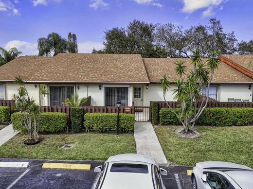 Residential complexes in West Palm Beach, Palm Beach