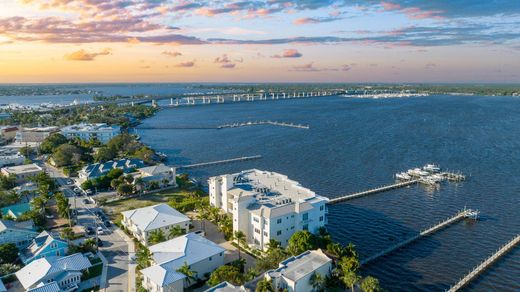Residential complexes for rent in Stuart