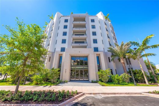 Residential complexes in Coral Gables, Miami-Dade