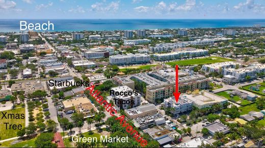 Residential complexes in Delray Beach, Palm Beach