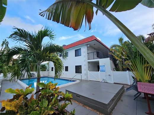Residential complexes in Lighthouse PT, Broward County