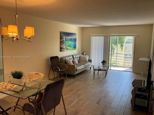 Residential complexes in Hollywood, Broward County