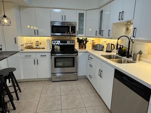 Residential complexes in Aventura, Miami-Dade