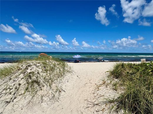 Complexes résidentiels à Surfside, Comté de Miami-Dade