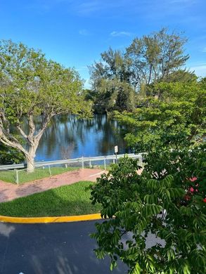 Residential complexes in Miami, Miami-Dade