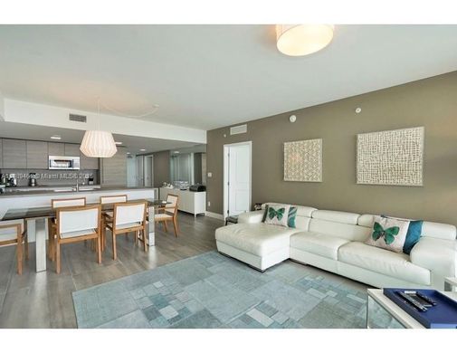 Complesso residenziale a Sunny Isles Beach, Miami-Dade County