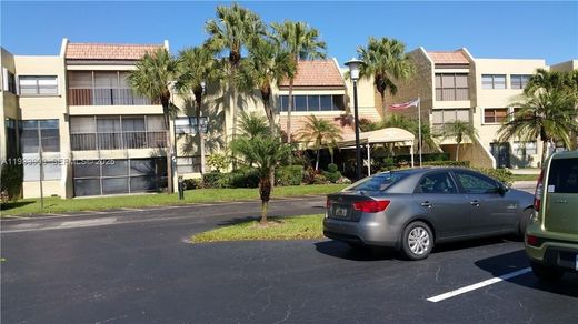 Residential complexes in Weston, Broward County