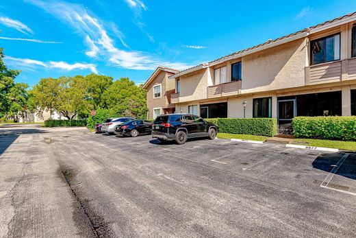 Townhouse in Coral Springs, Broward County