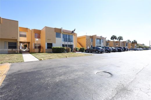 Komplex apartman Miami Terrace Mobile Home, Miami-Dade County