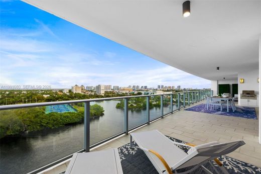 Residential complexes in Fort Lauderdale, Broward County