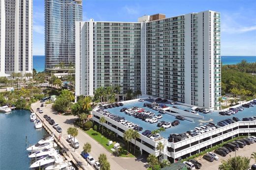 Residential complexes in Sunny Isles Beach, Miami-Dade