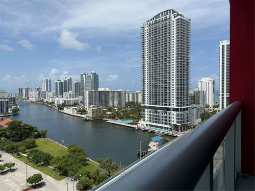 Residential complexes in Hallandale, Broward County