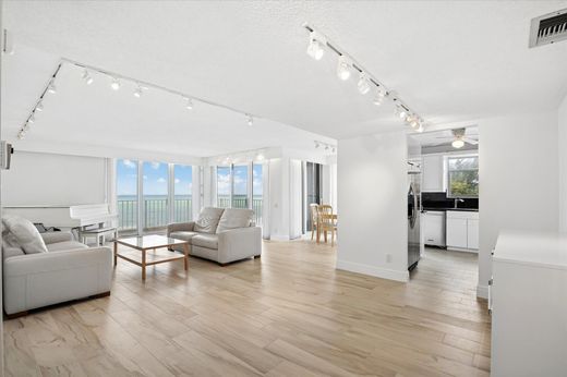 Residential complexes in Pompano Beach, Broward County
