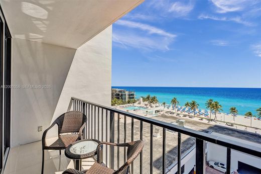 Residential complexes in Hollywood, Broward County