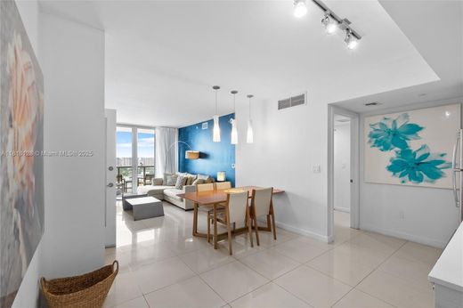 Hallandale Beach, Broward Countyのアパートメント・コンプレックス