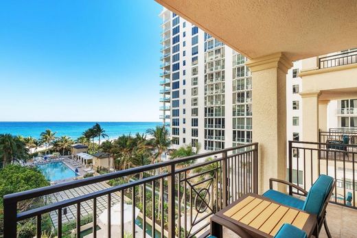 Residential complexes in Palm Beach Shores, Palm Beach