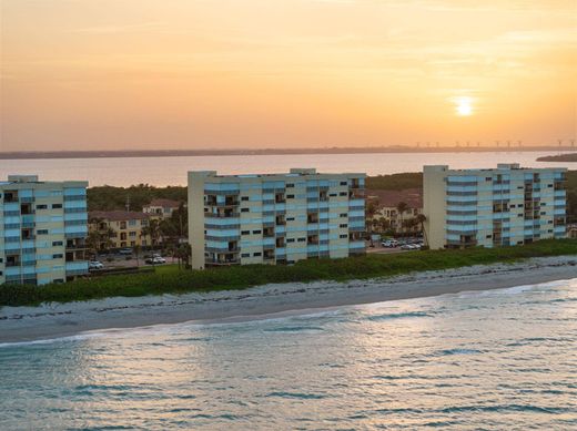 Residential complexes in Jensen Beach, Martin County