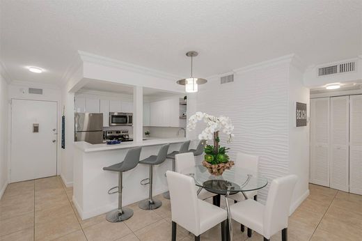 Wohnkomplexe in Hallandale Beach, Broward County