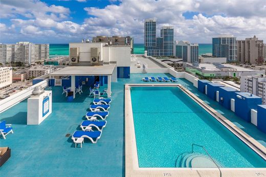 Residential complexes in Miami Beach, Miami-Dade