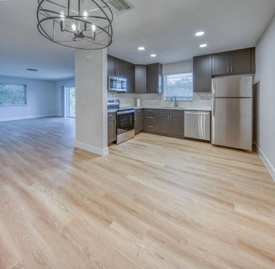 Residential complexes in Lake Worth, Palm Beach
