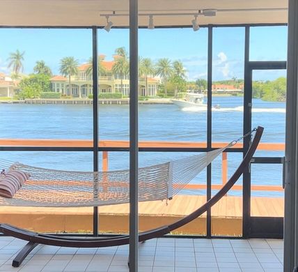 Residential complexes in Boynton Beach, Palm Beach