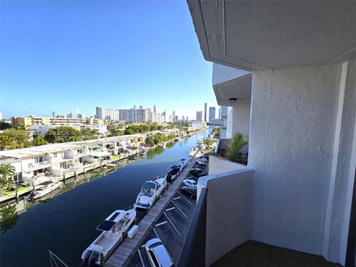 Вилла, North Miami Beach, Miami-Dade County