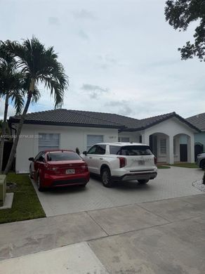 Villa Miami Lakes, Miami-Dade County