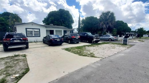 Villa in Miami Heights Trailer Park, Miami-Dade County