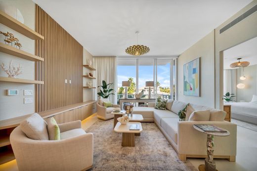 Residential complexes in Fort Lauderdale, Broward County