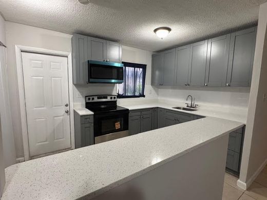Residential complexes in Pompano Beach, Broward County