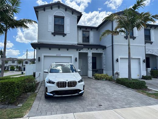 Townhouse in Miami Gardens, Miami-Dade