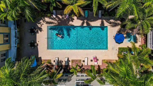 Residential complexes in Fort Lauderdale, Broward County