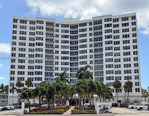 Complexes résidentiels à Hollywood, Comté de Broward