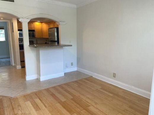 Residential complexes in Fort Lauderdale, Broward County