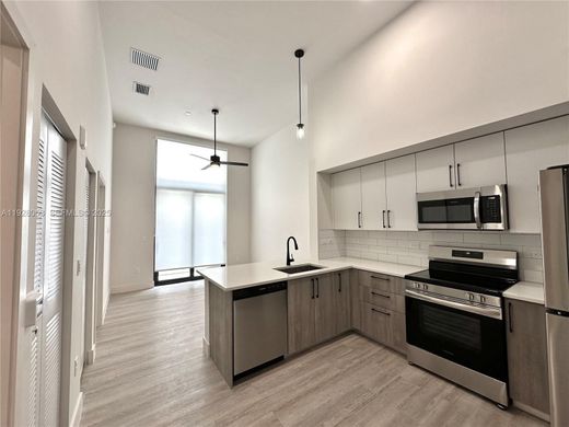 مجمع شقق ﻓﻲ ميامي، فلوريدا, Miami-Dade County