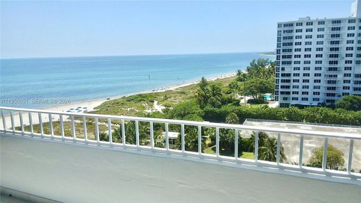 Kamienica w Key Biscayne, Miami-Dade County