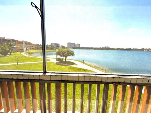 Residential complexes in Miami, Miami-Dade