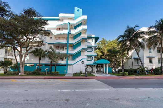Wohnkomplexe in Surfside, Miami-Dade County